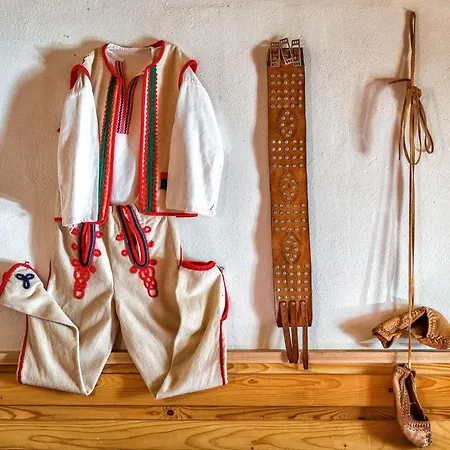 Tatil Evi Pod Lipou Oscadnica